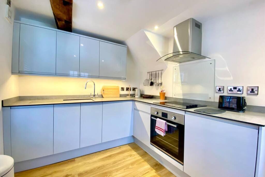 Tilly'S A Perfect Apartment In The Market Town Of Ледбъри Екстериор снимка