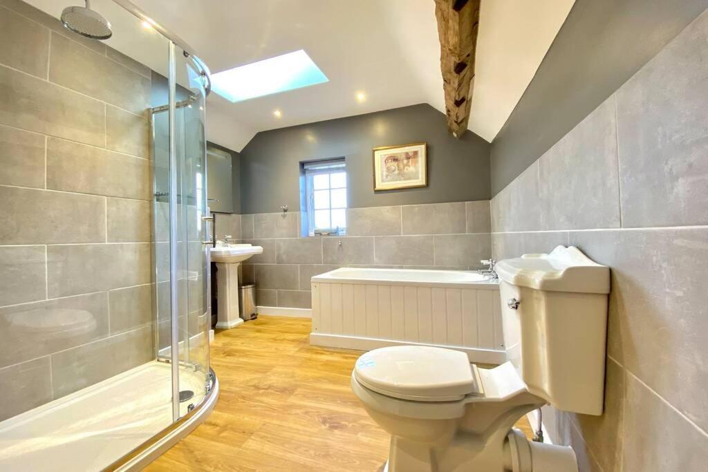 Tilly'S A Perfect Apartment In The Market Town Of Ледбъри Екстериор снимка